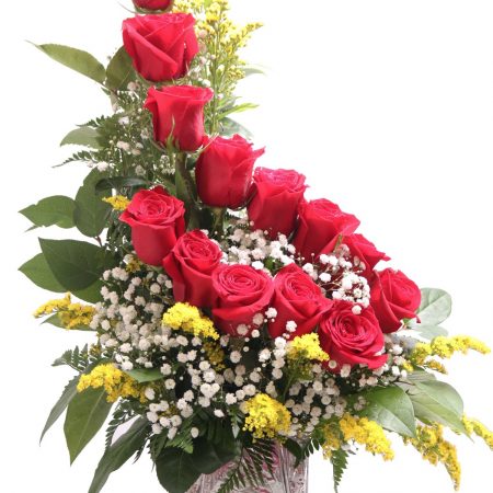 L-shaped roses arrangement