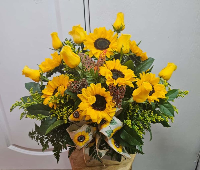 Sunflower Yellow Roses